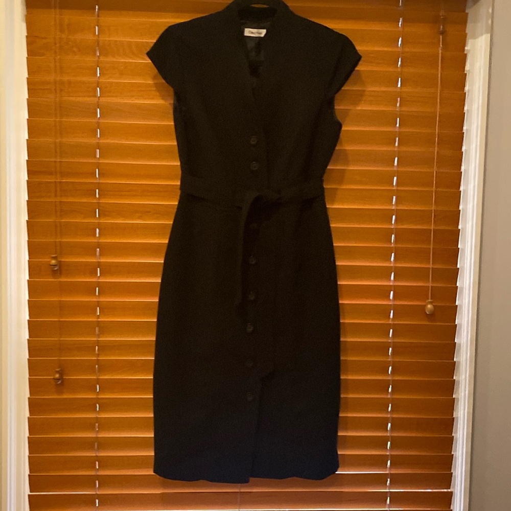 Calvin Klein Black sleeveless button up fully-lined dress size Small (b)